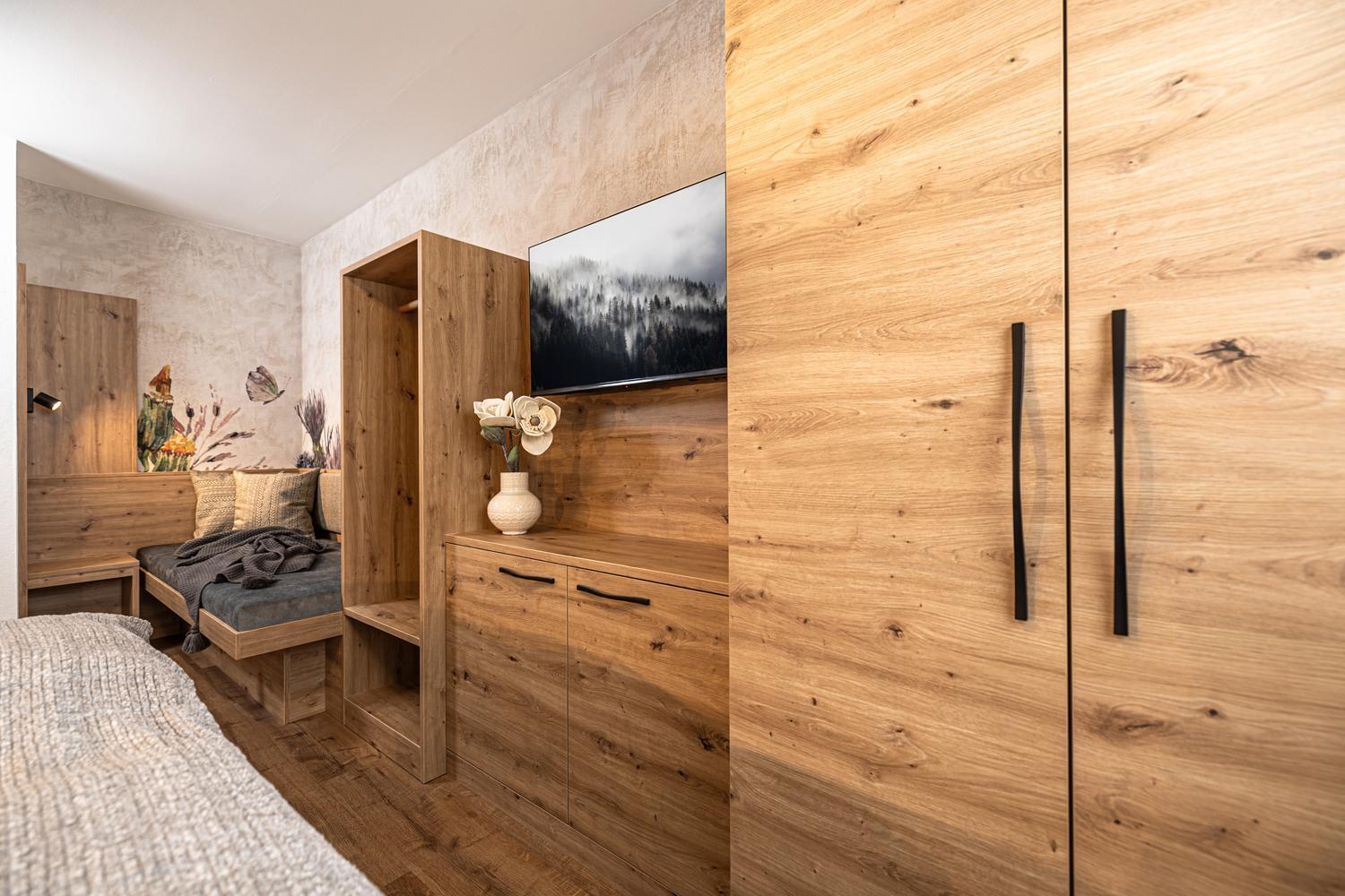 Three-Bedroom Apartment - Annex