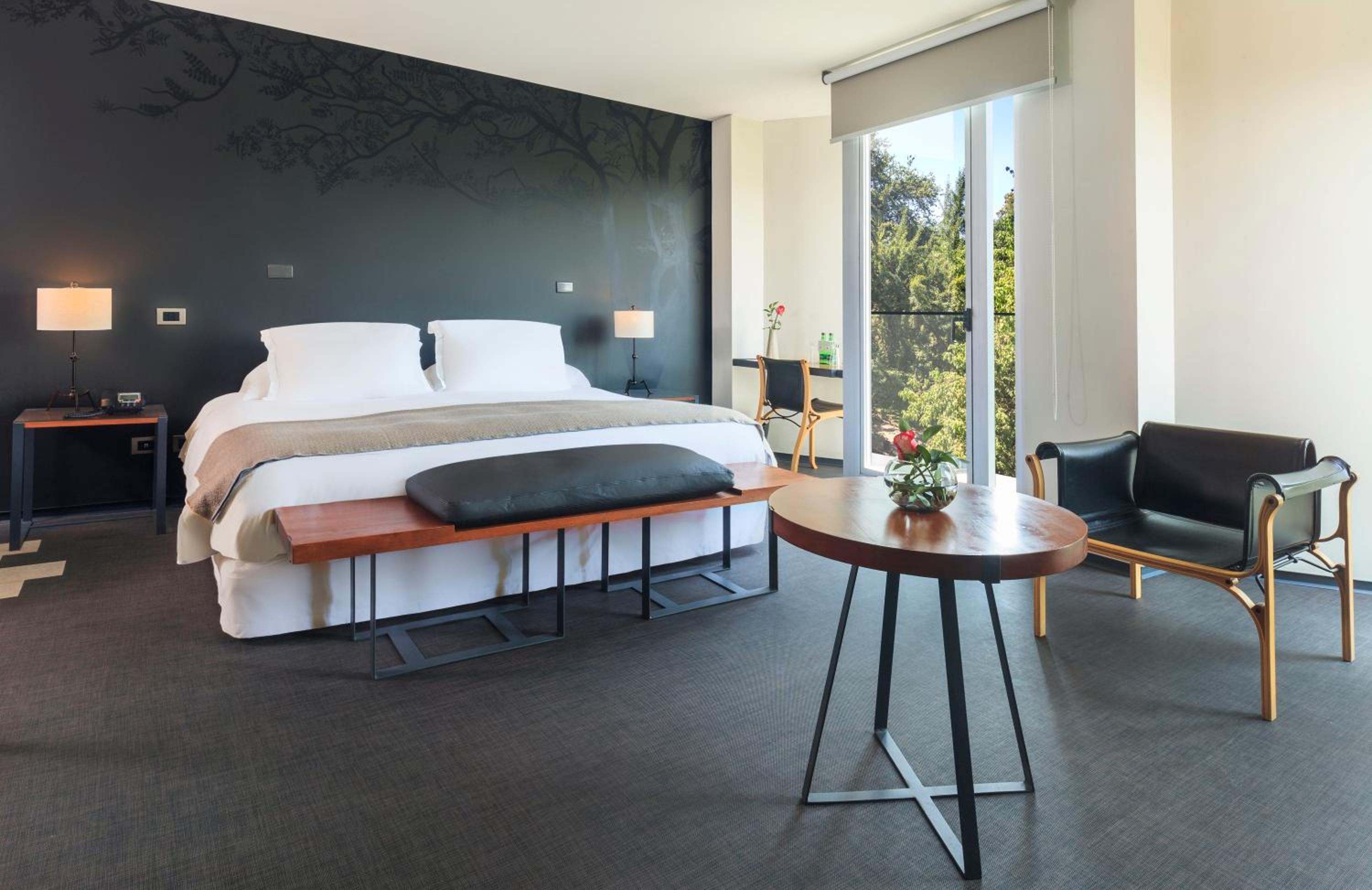 King Suite with Balcony photo 2