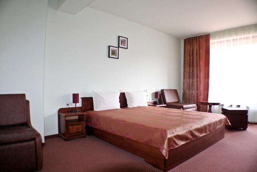 Double or Twin Room - Photo 4