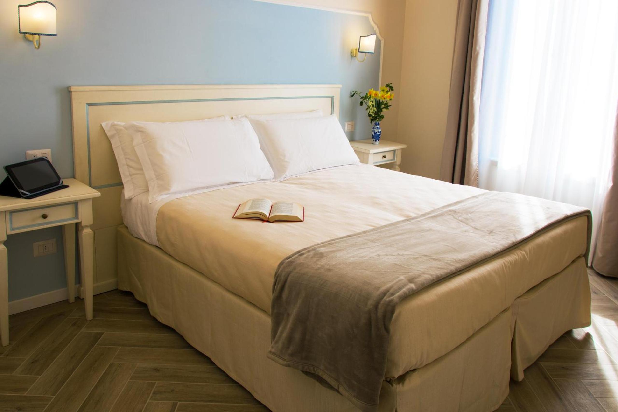 Suite with Balcony photo 3