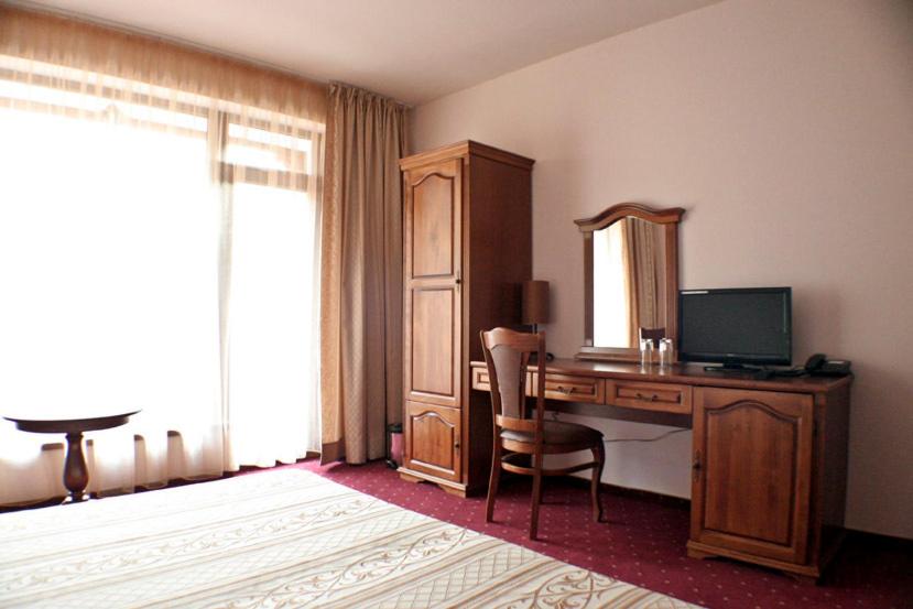 Double or Twin Room - Photo 6