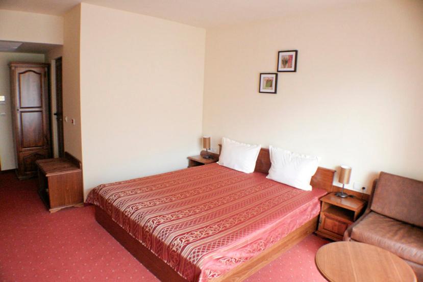 Double or Twin Room - Photo 7