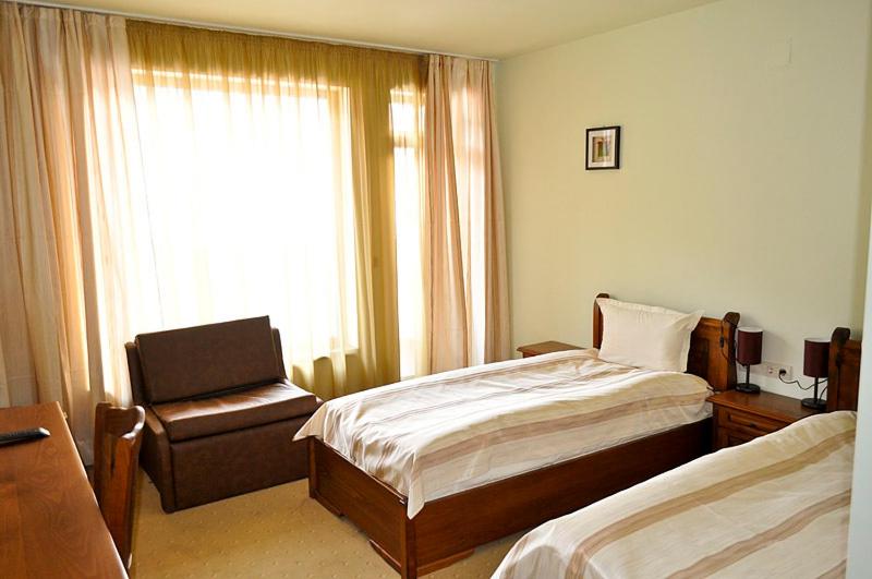 Double or Twin Room - Photo 2