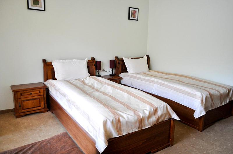 Double or Twin Room - Photo 3