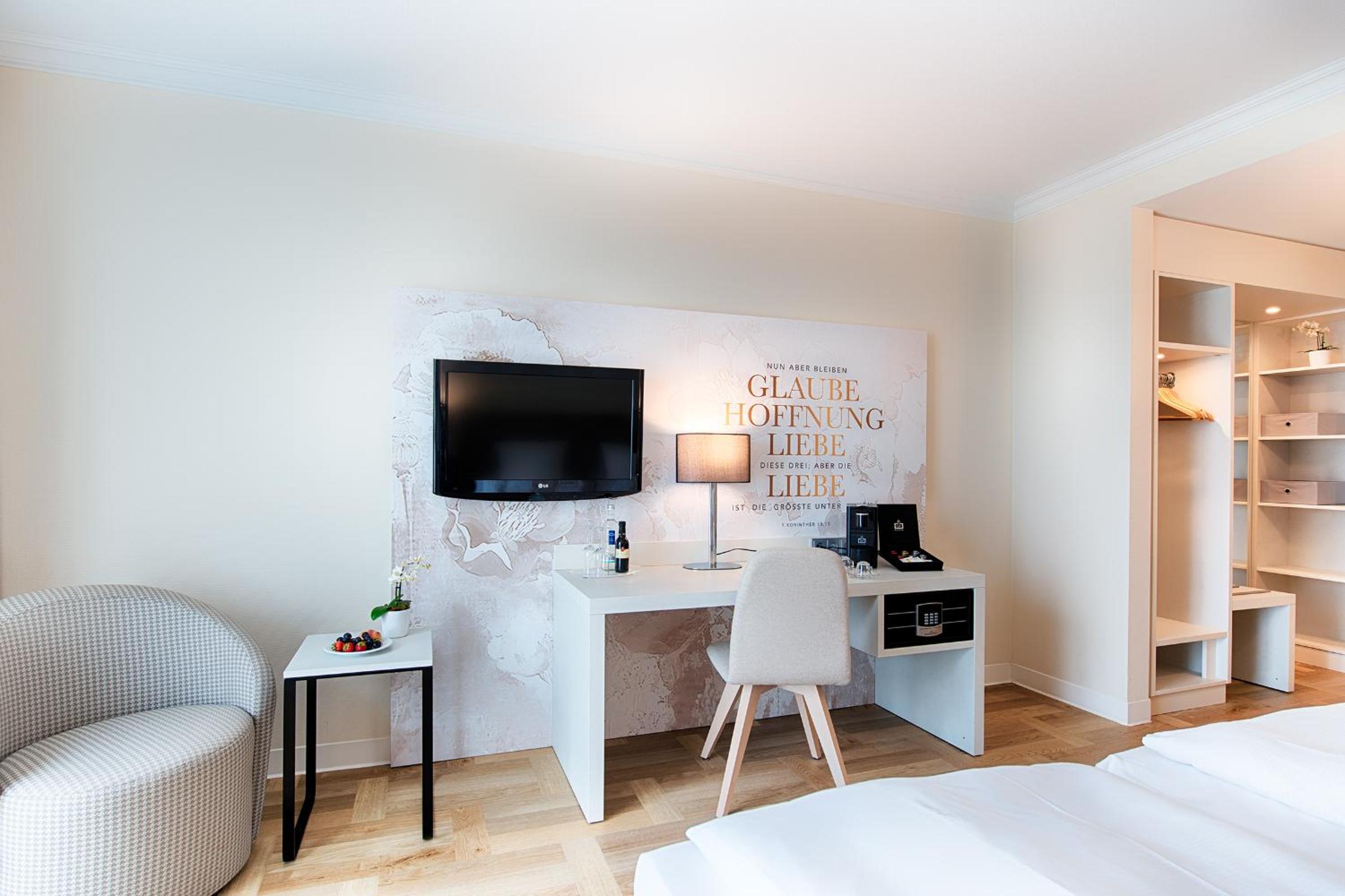 Deluxe Double or Twin Room