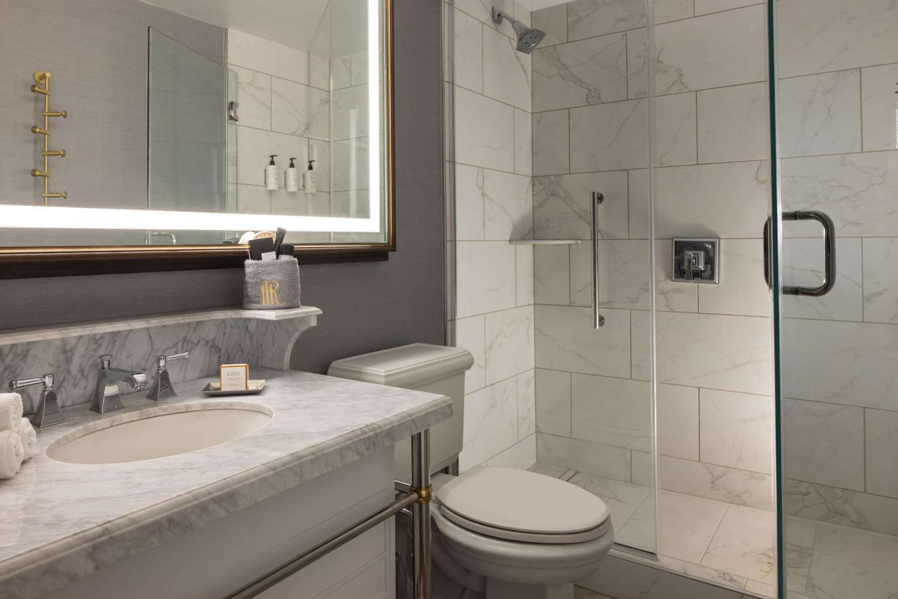 Junior King Suite photo 2
