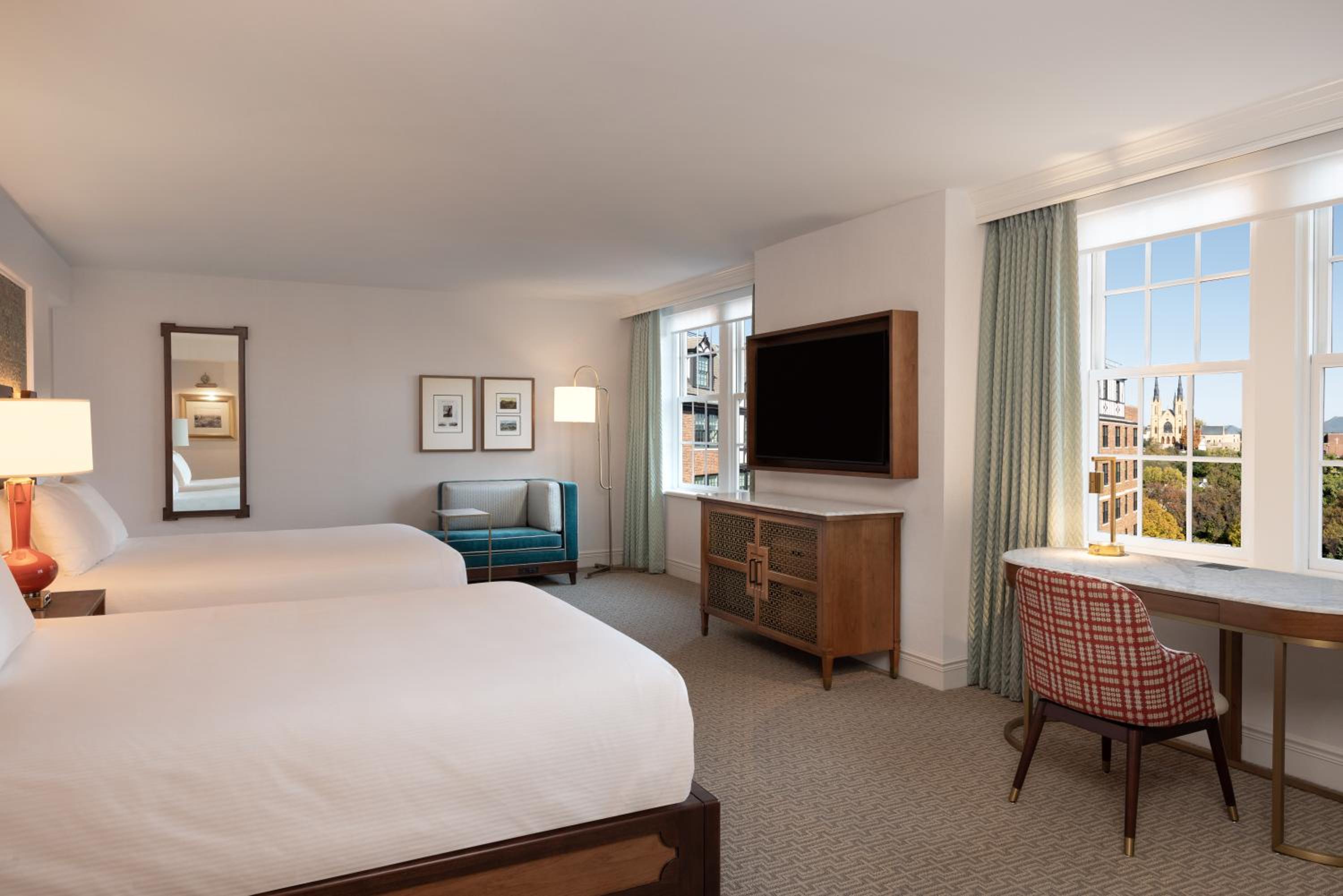 Queen Room with Two Queen Beds - Hearing Access photo 3
