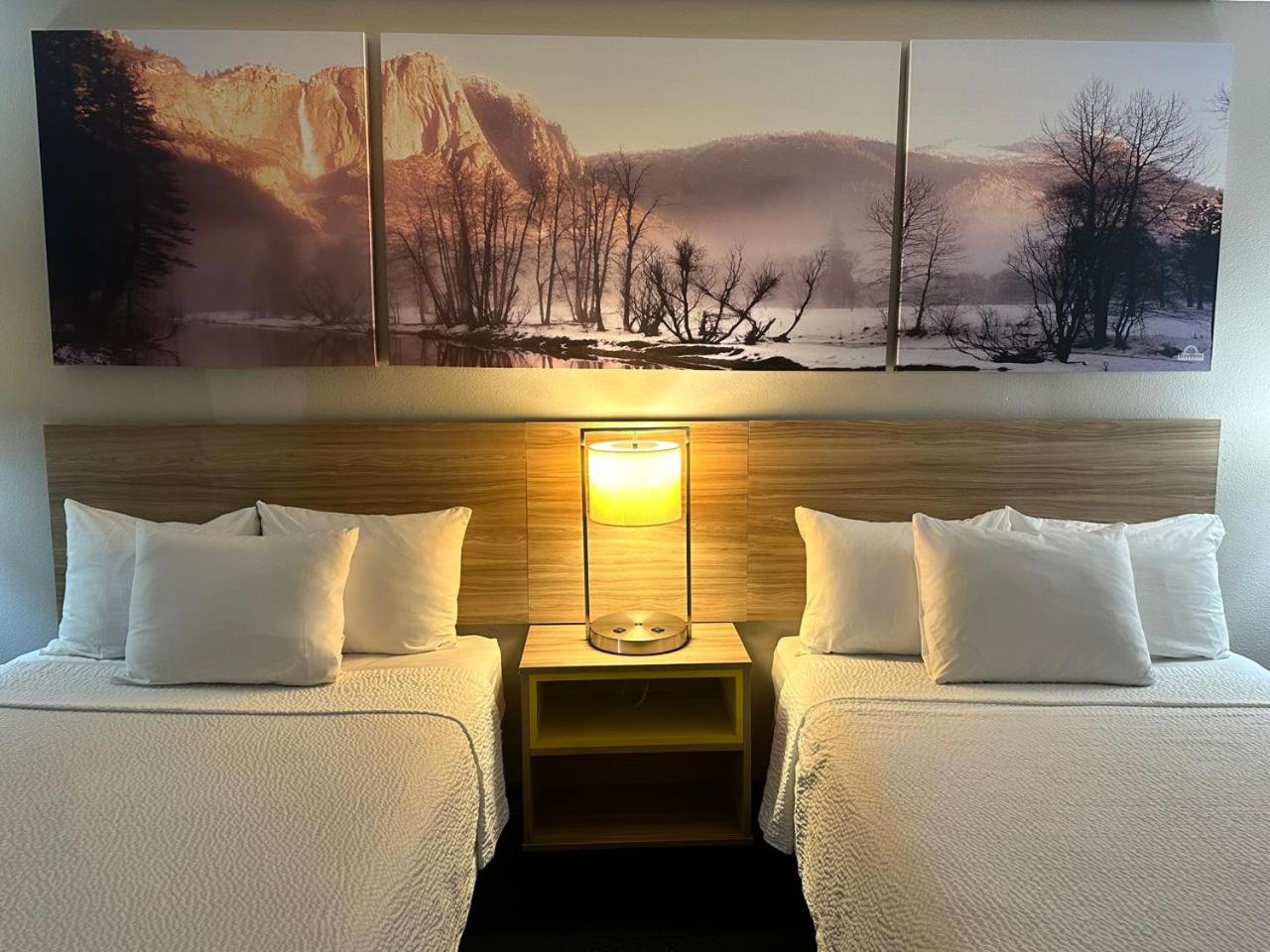 Double Room with Two Double Beds - Non-Smoking - Photo 3