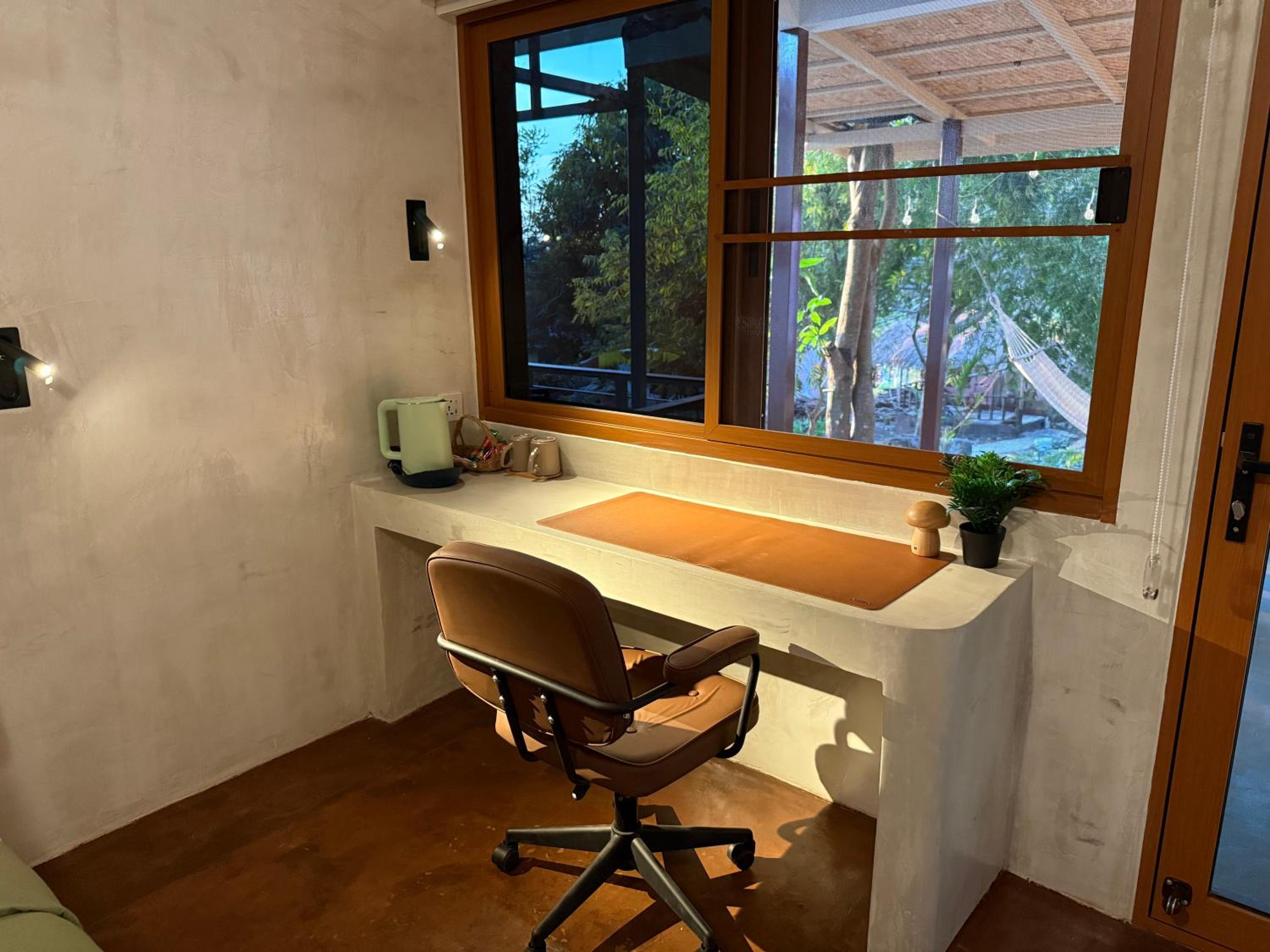 Deluxe King Studio