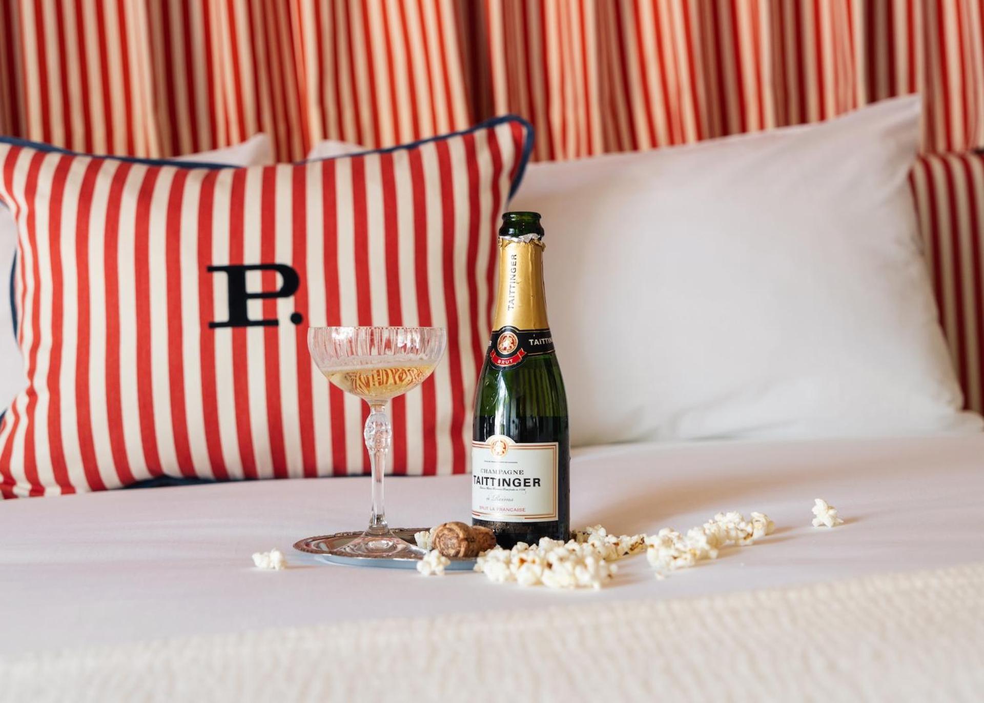 Deluxe King Room photo 2