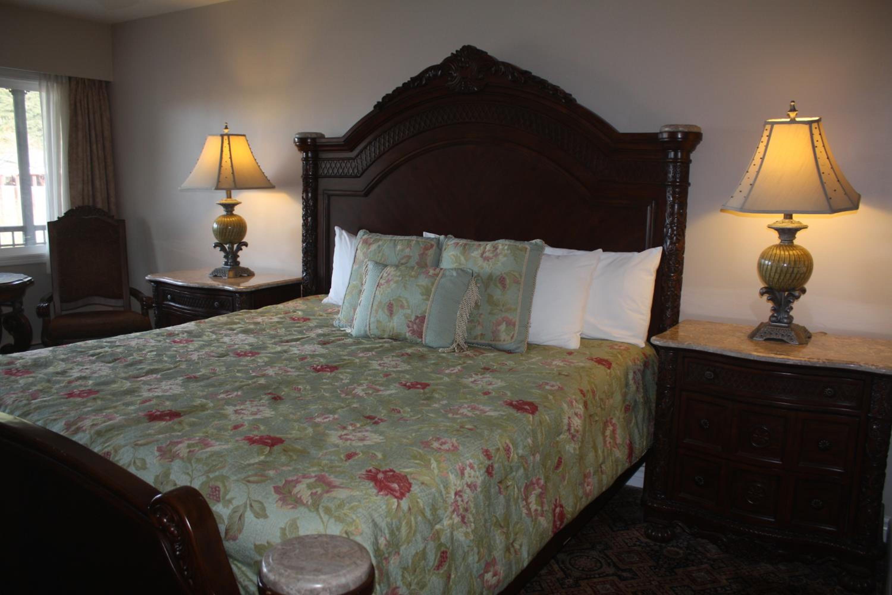 Standard King Room photo 1