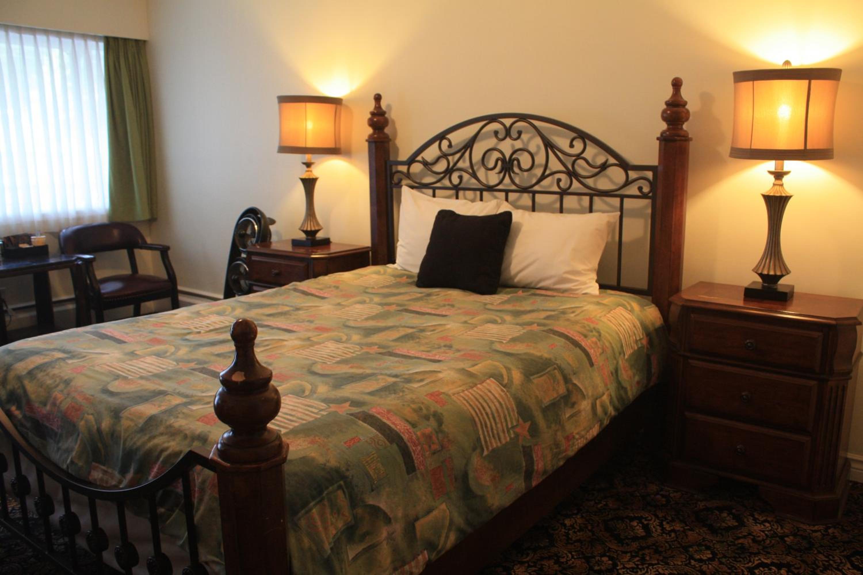 Standard Queen Room photo 1