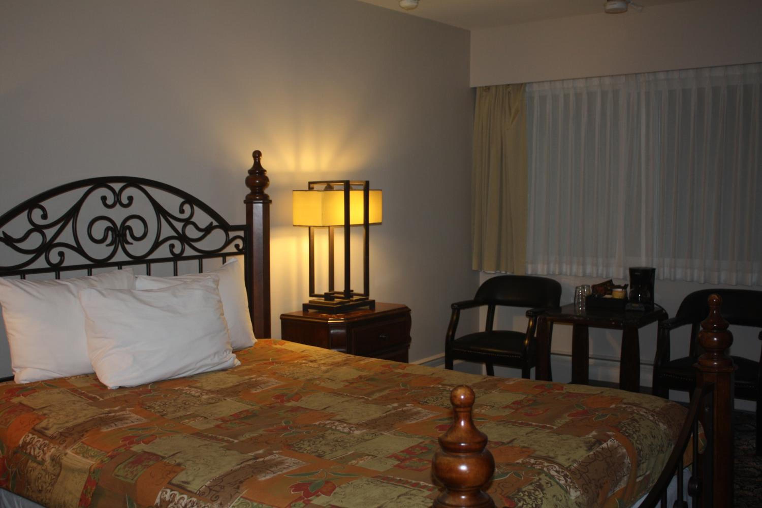 Standard Queen Room photo 3