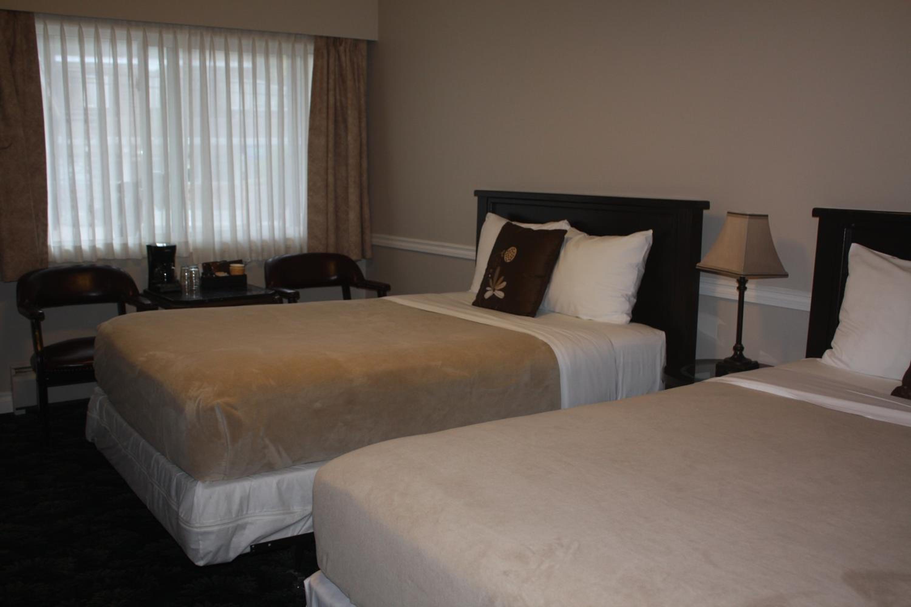 Standard Double Room with 2 Double Beds photo 3
