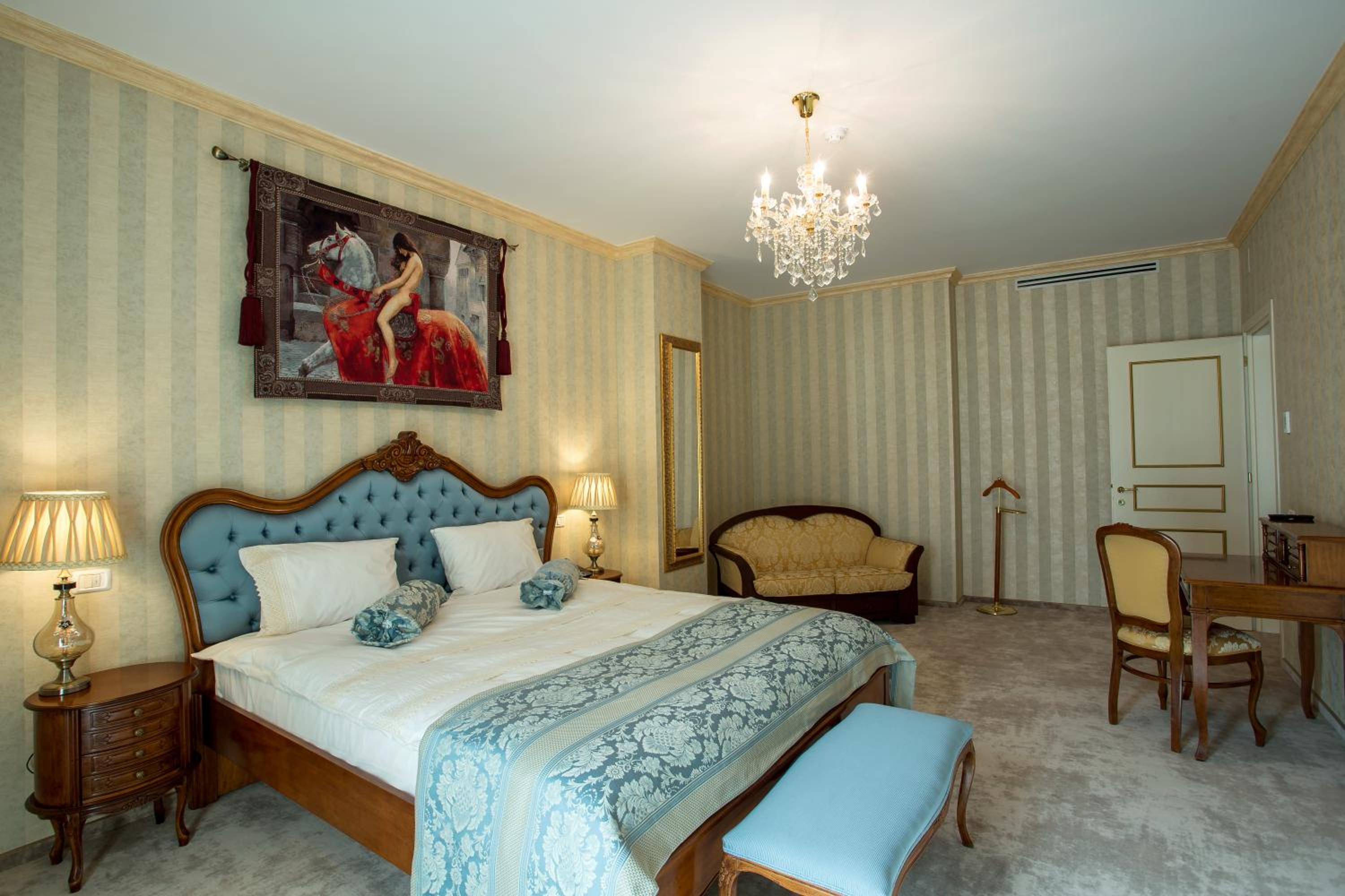 Apartment - Photo 2