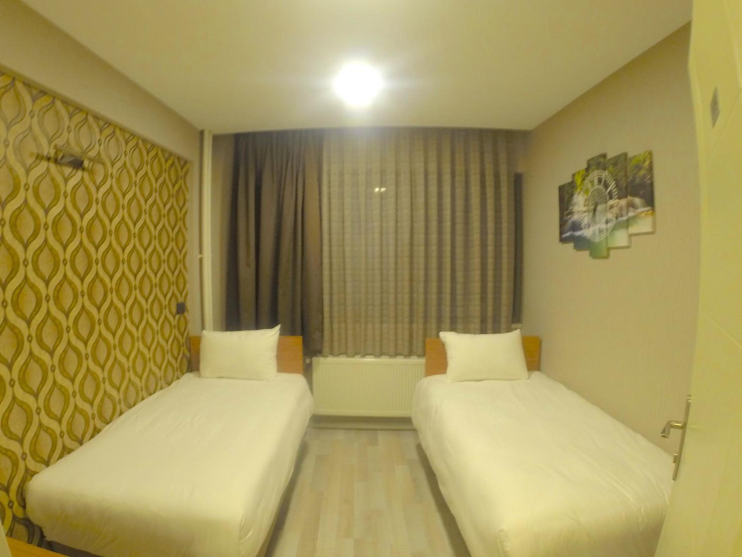 Standard Twin Room photo 2