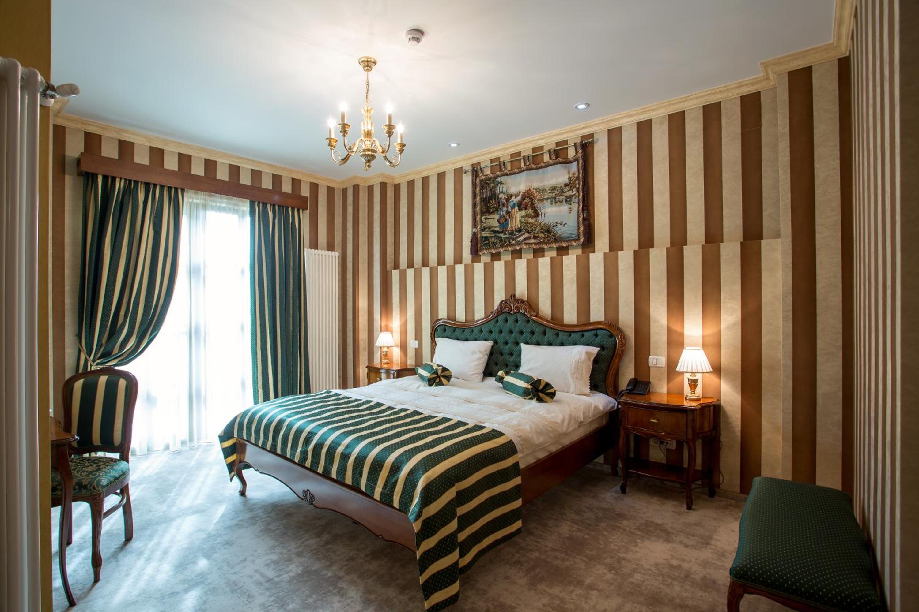 Suite - Photo 8