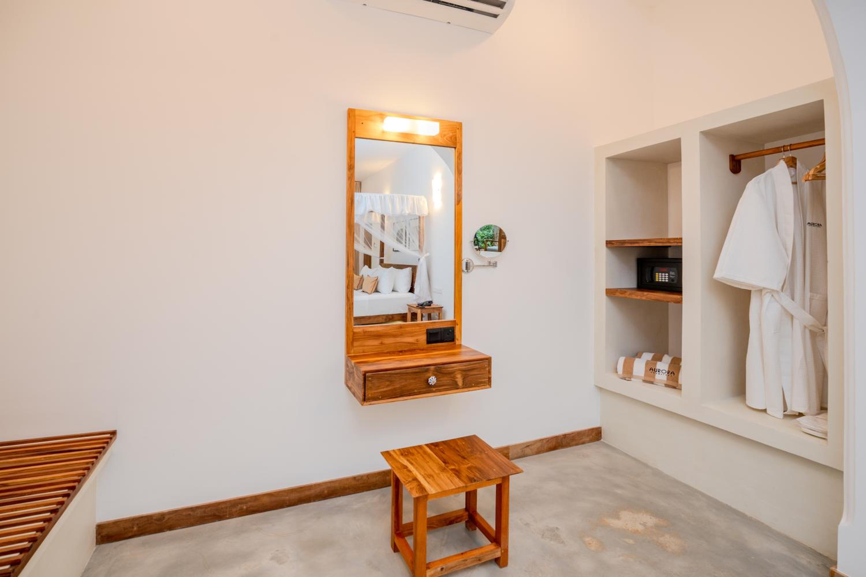 1st Floor Premium Deluxe Double Room with Bathtub