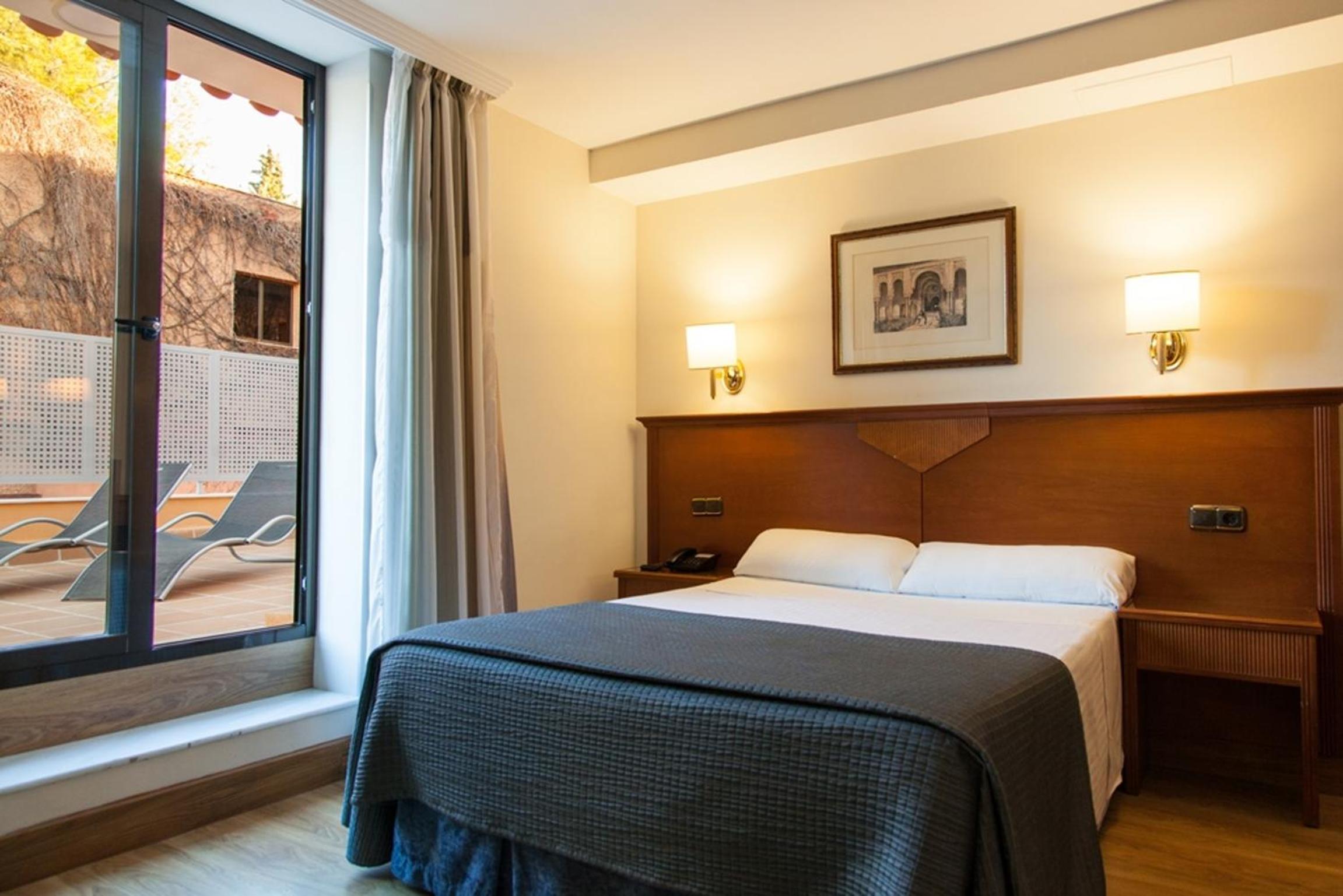 Double Room with Terrace - Photo 3