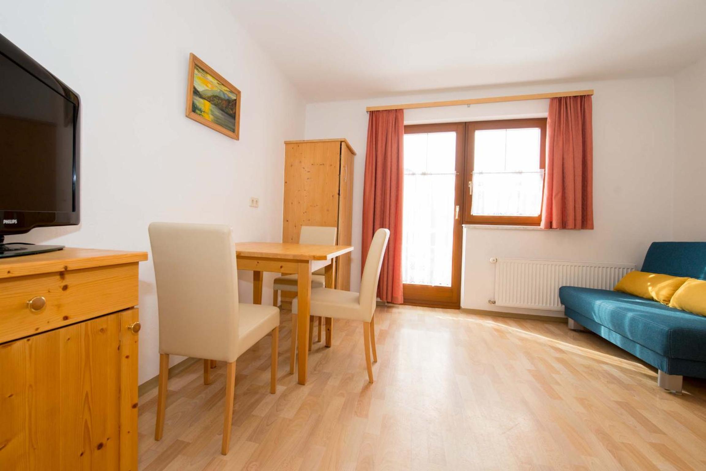 One-Bedroom Apartment - Annex photo 1