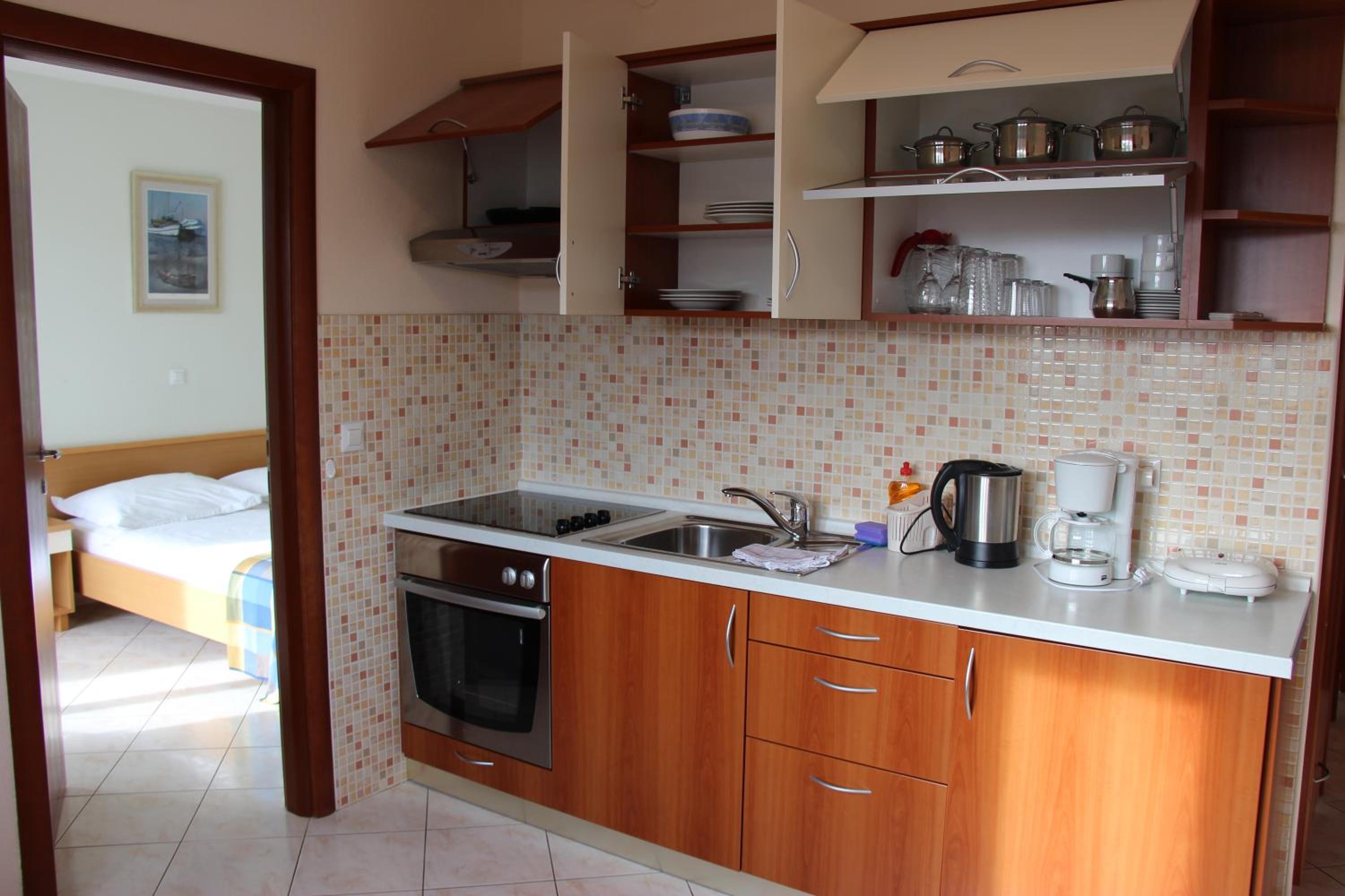 One-Bedroom Apartment - Photo 2