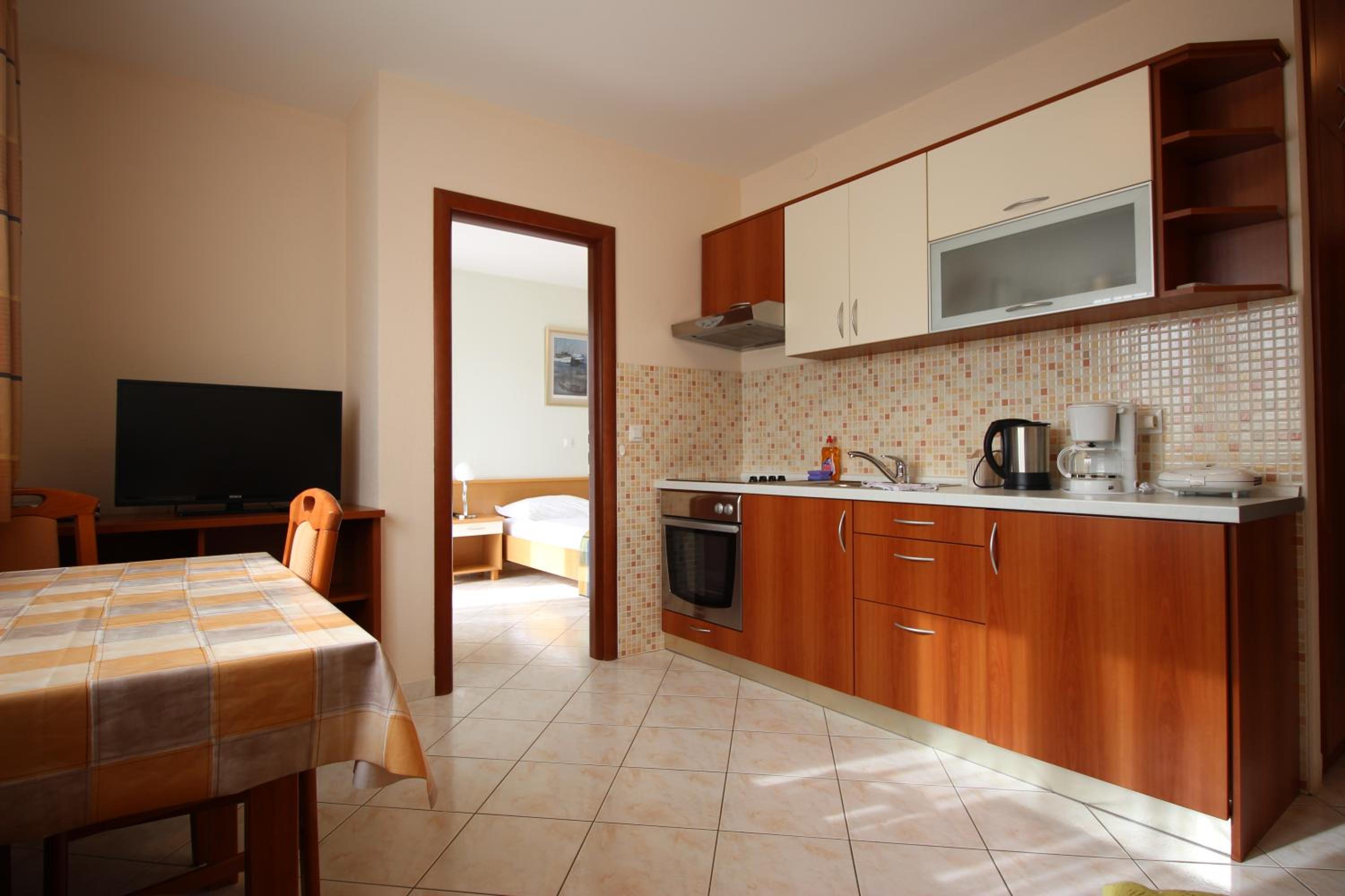 One-Bedroom Apartment - Photo 7