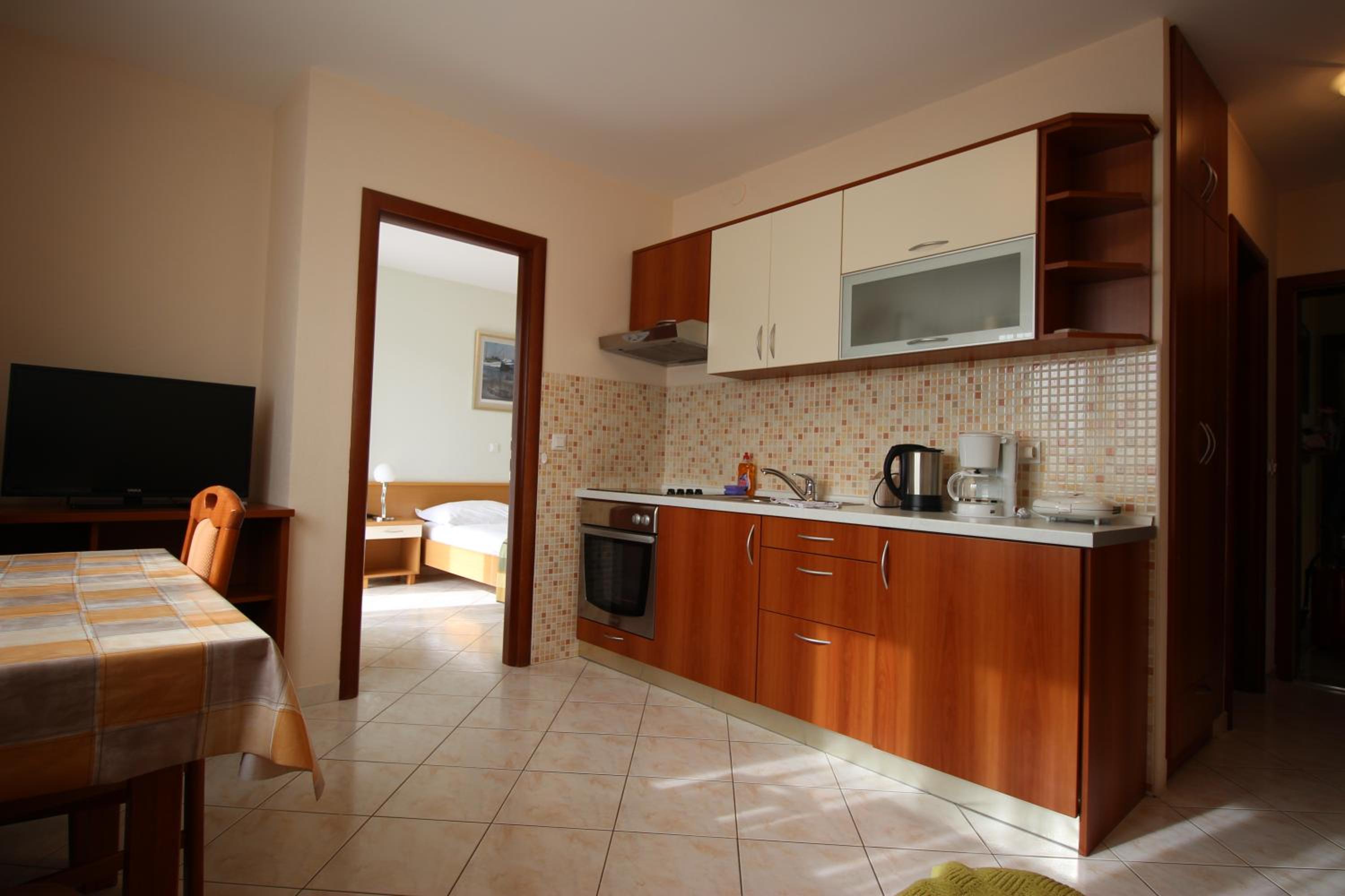 One-Bedroom Apartment - Photo 8
