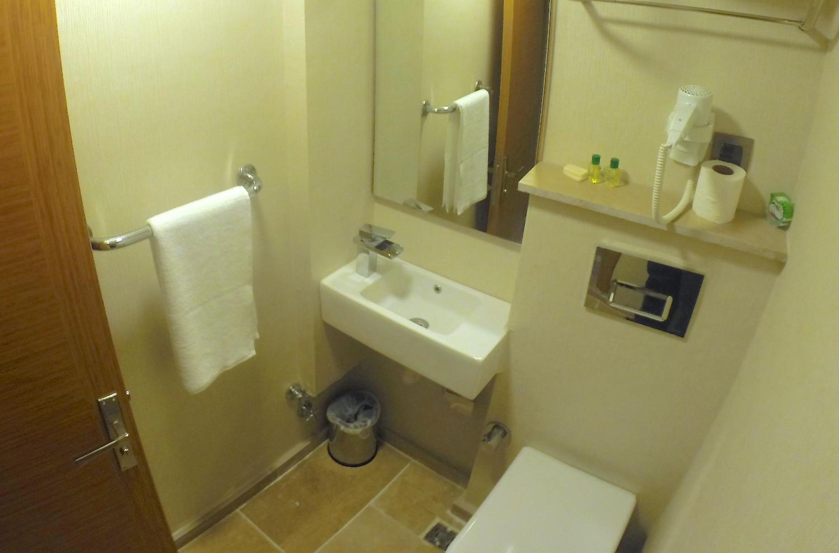 Budget Twin Room photo 3