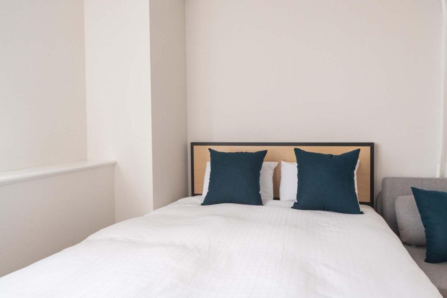 One-Bedroom Apartment with Balcony photo 2