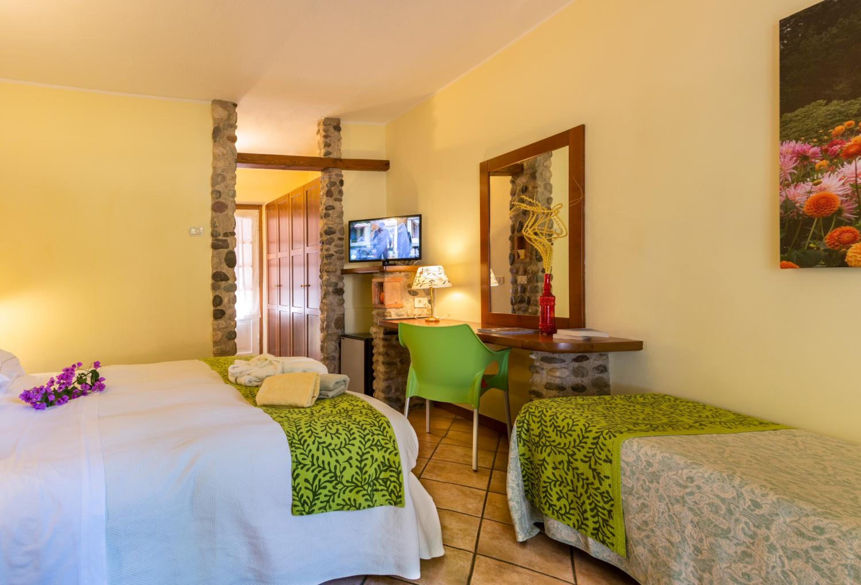 Superior Triple Room - Photo 3