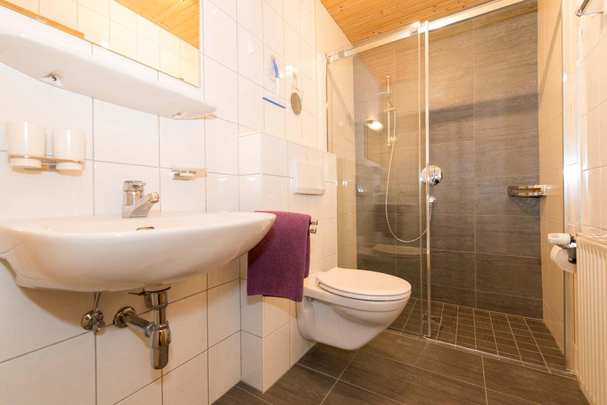 Two-Bedroom Apartment with Lake View photo 2
