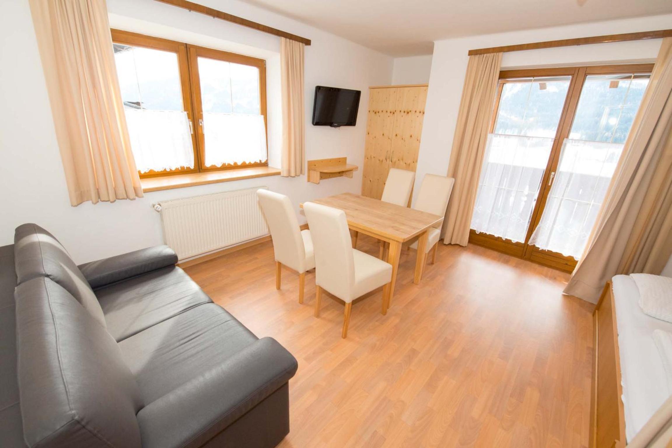 Two-Bedroom Apartment with Lake View photo 1