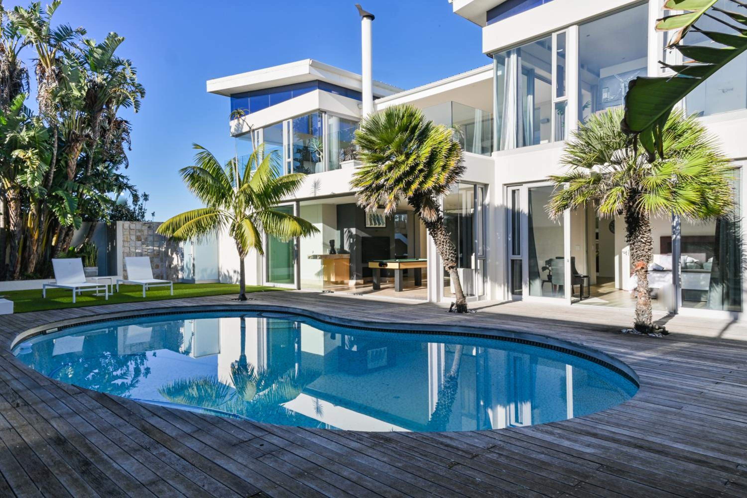 Luxury Holiday Home photo 1