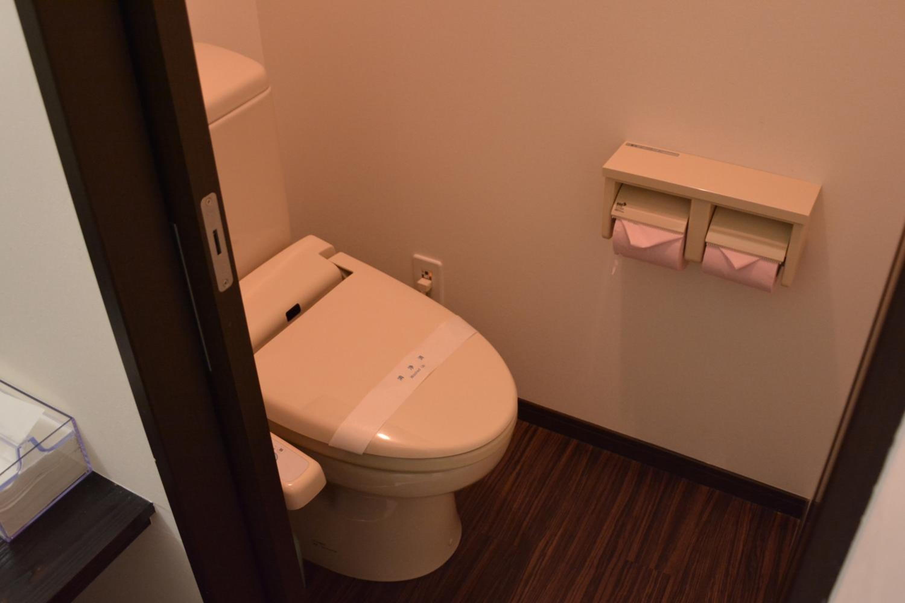 Japanese-Style Room with Shared Bathroom photo 2