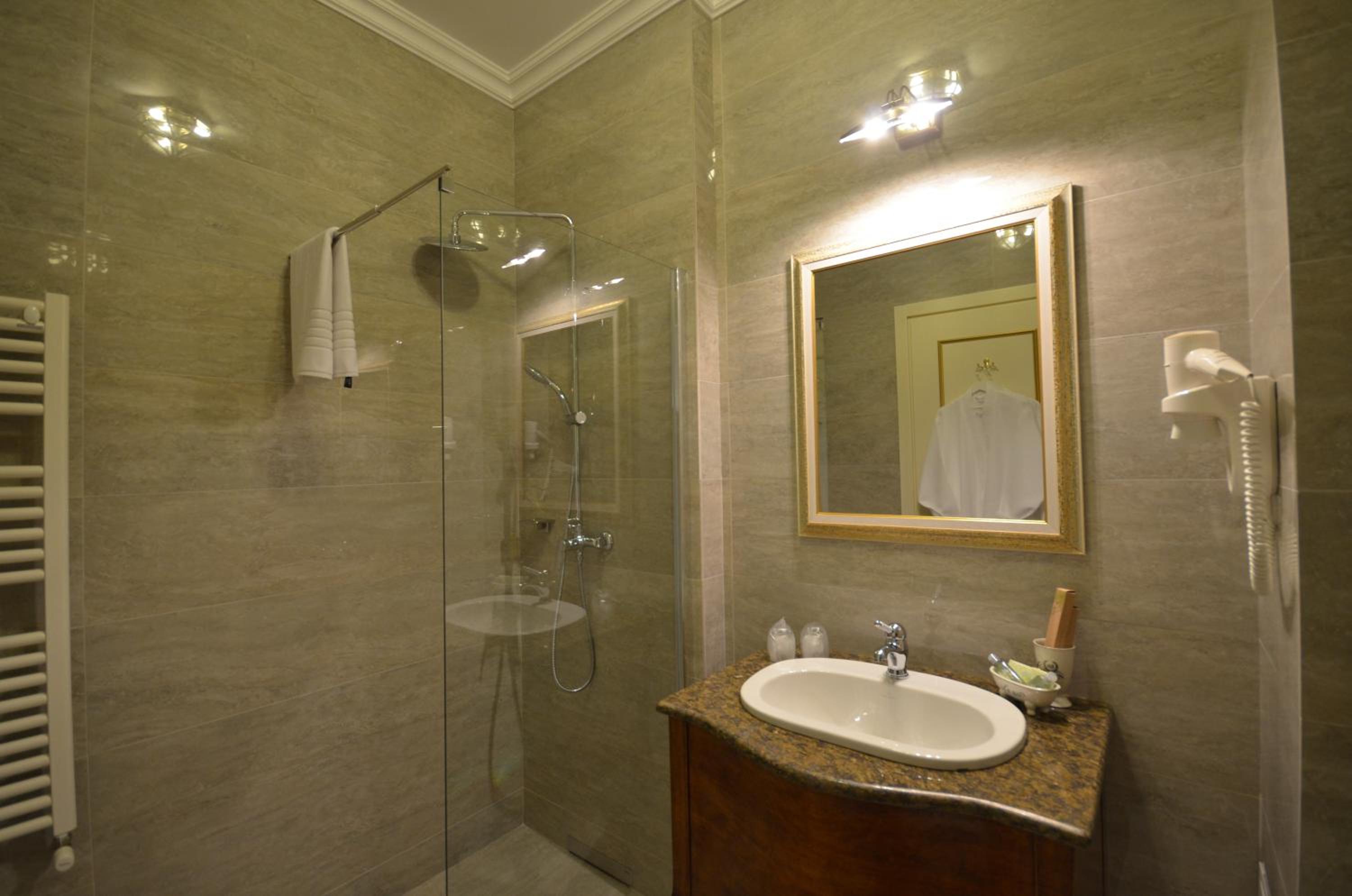 Double Room with Balcony photo 3