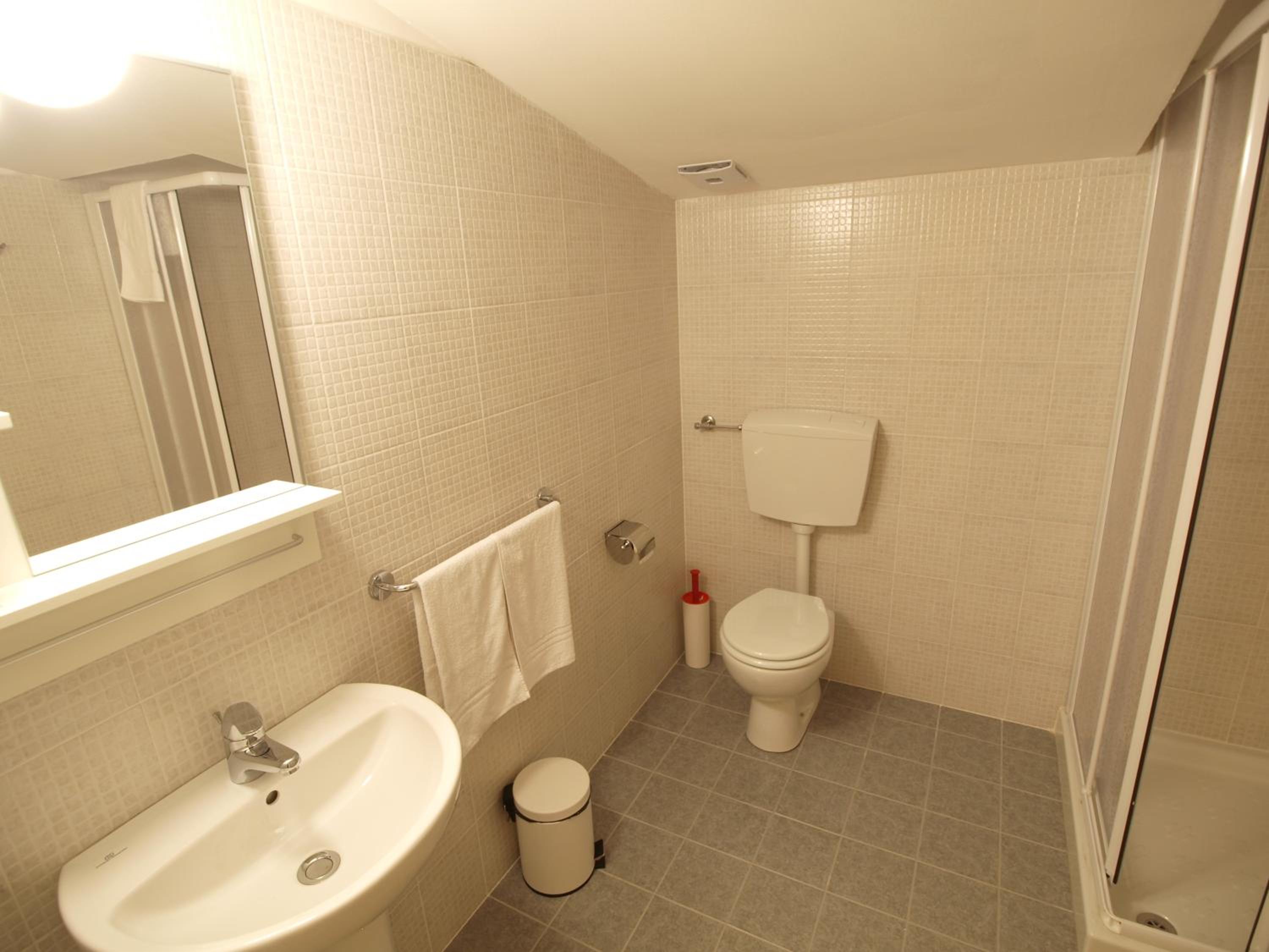 Large Double Or Twin Room - Photo 5