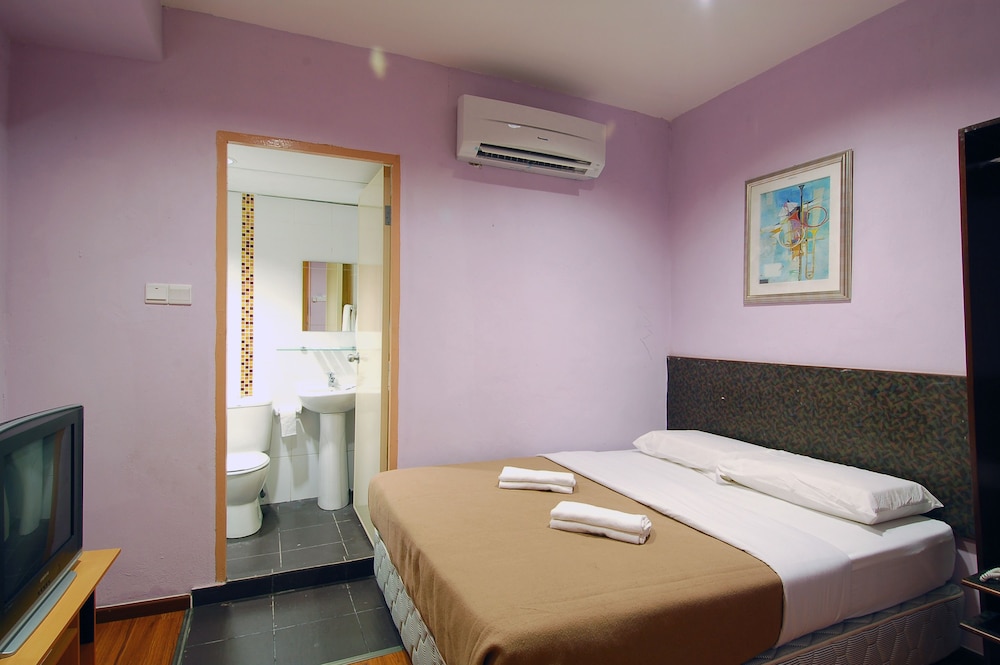 Standard Room, 1 Queen Bed - Photo 1