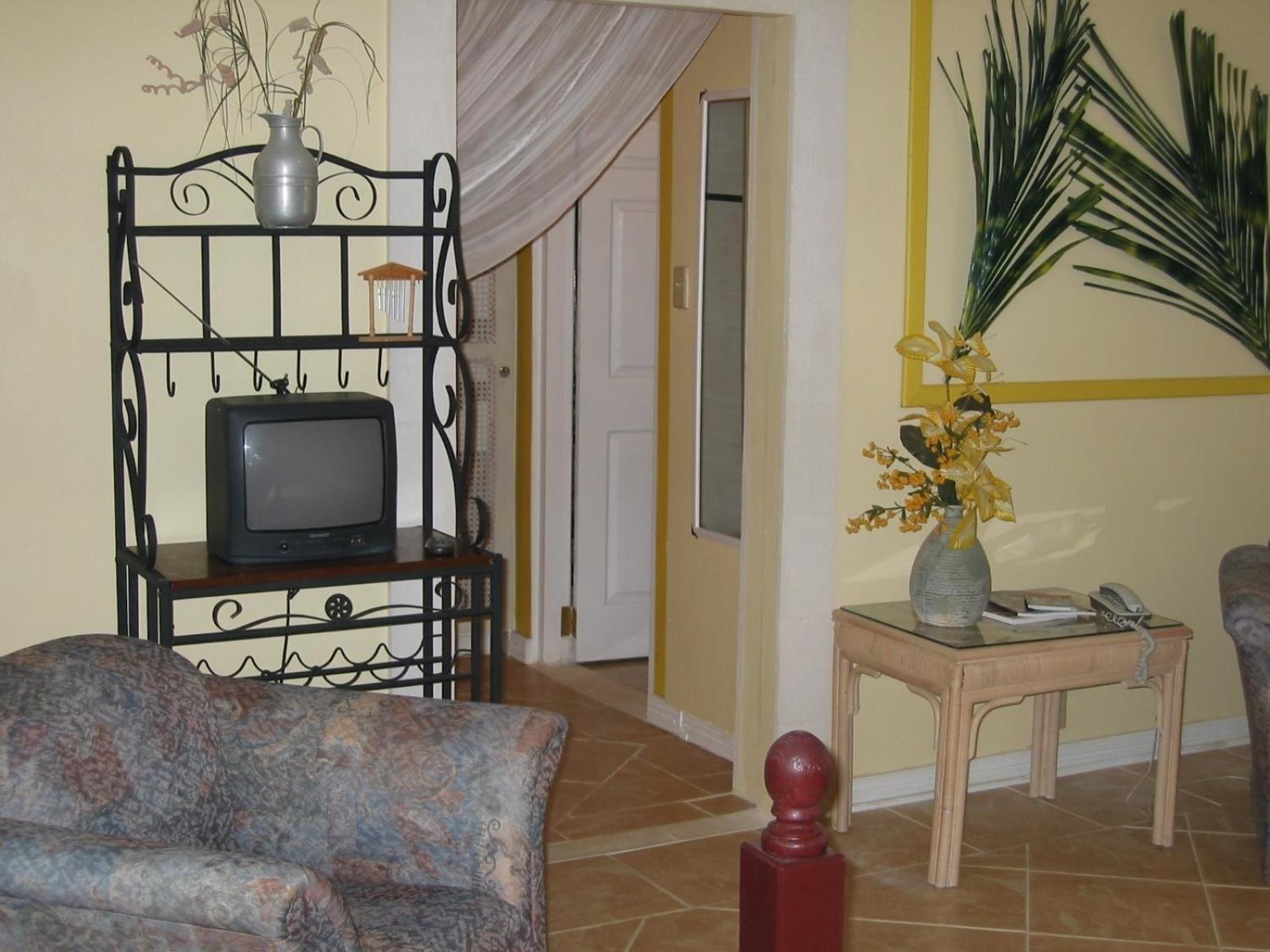 One-Bedroom King Suite photo 2