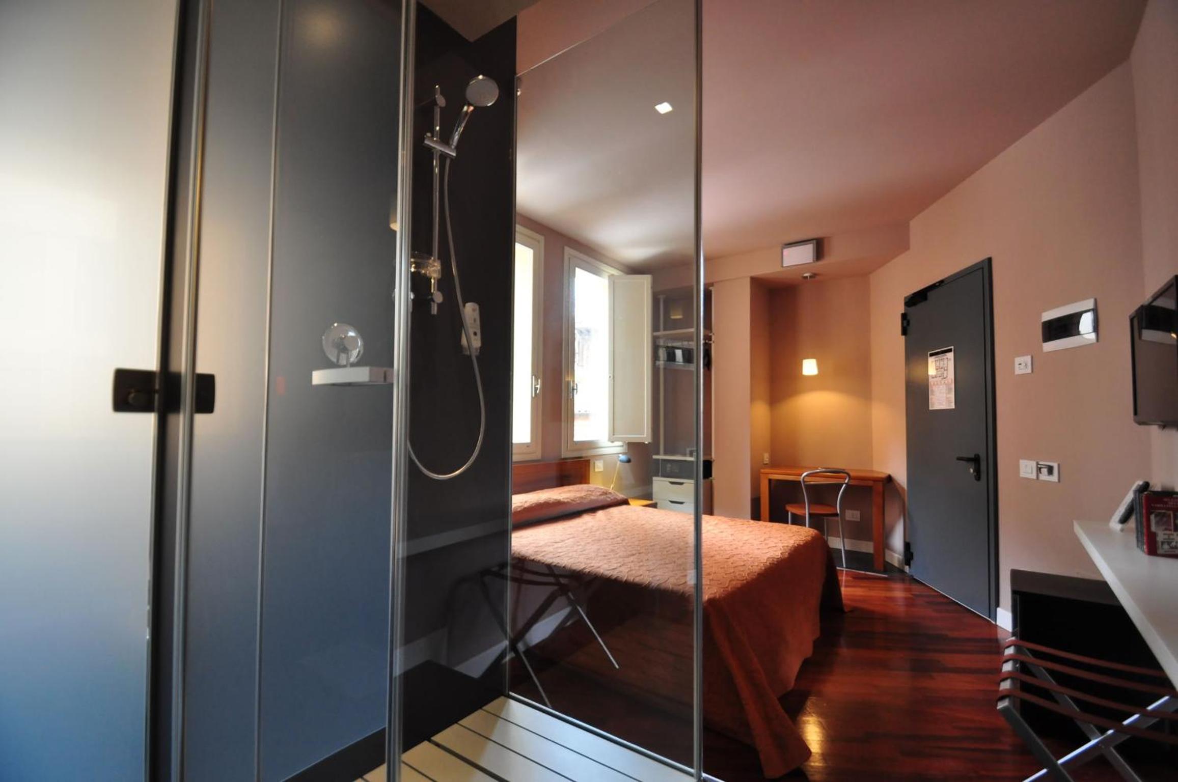 Premium Double or Twin Room - Photo 5