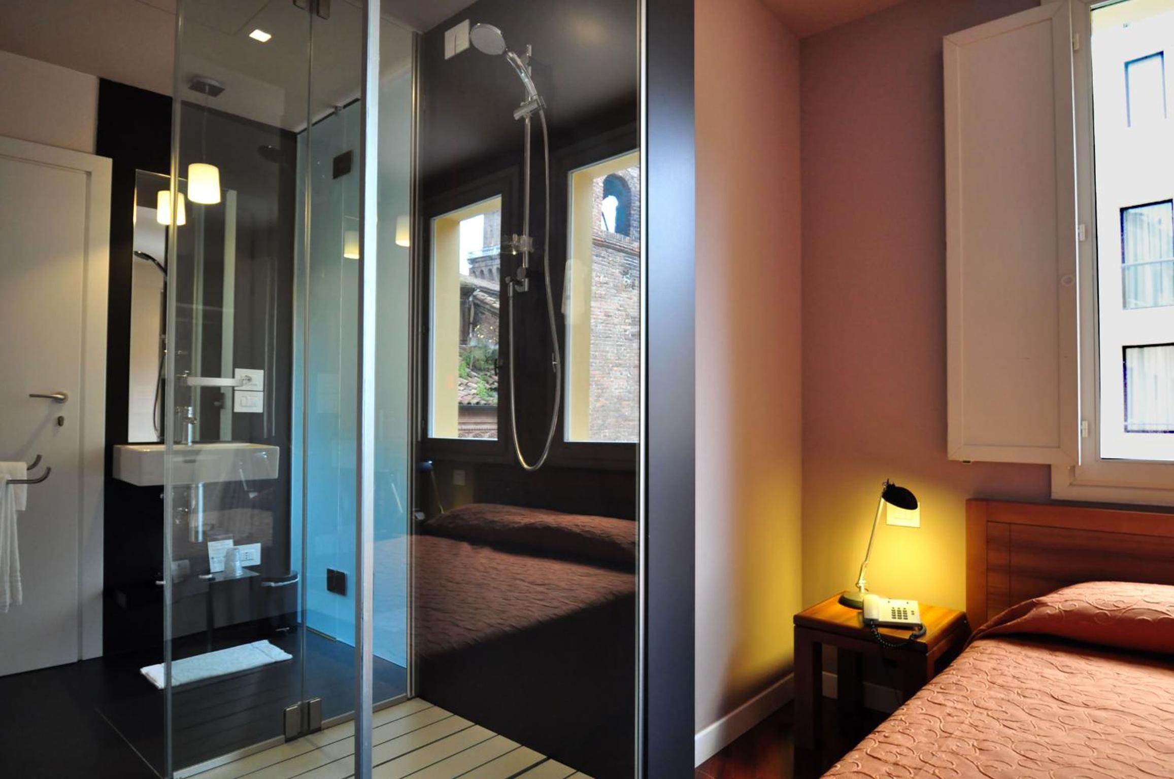 Premium Double or Twin Room - Photo 4