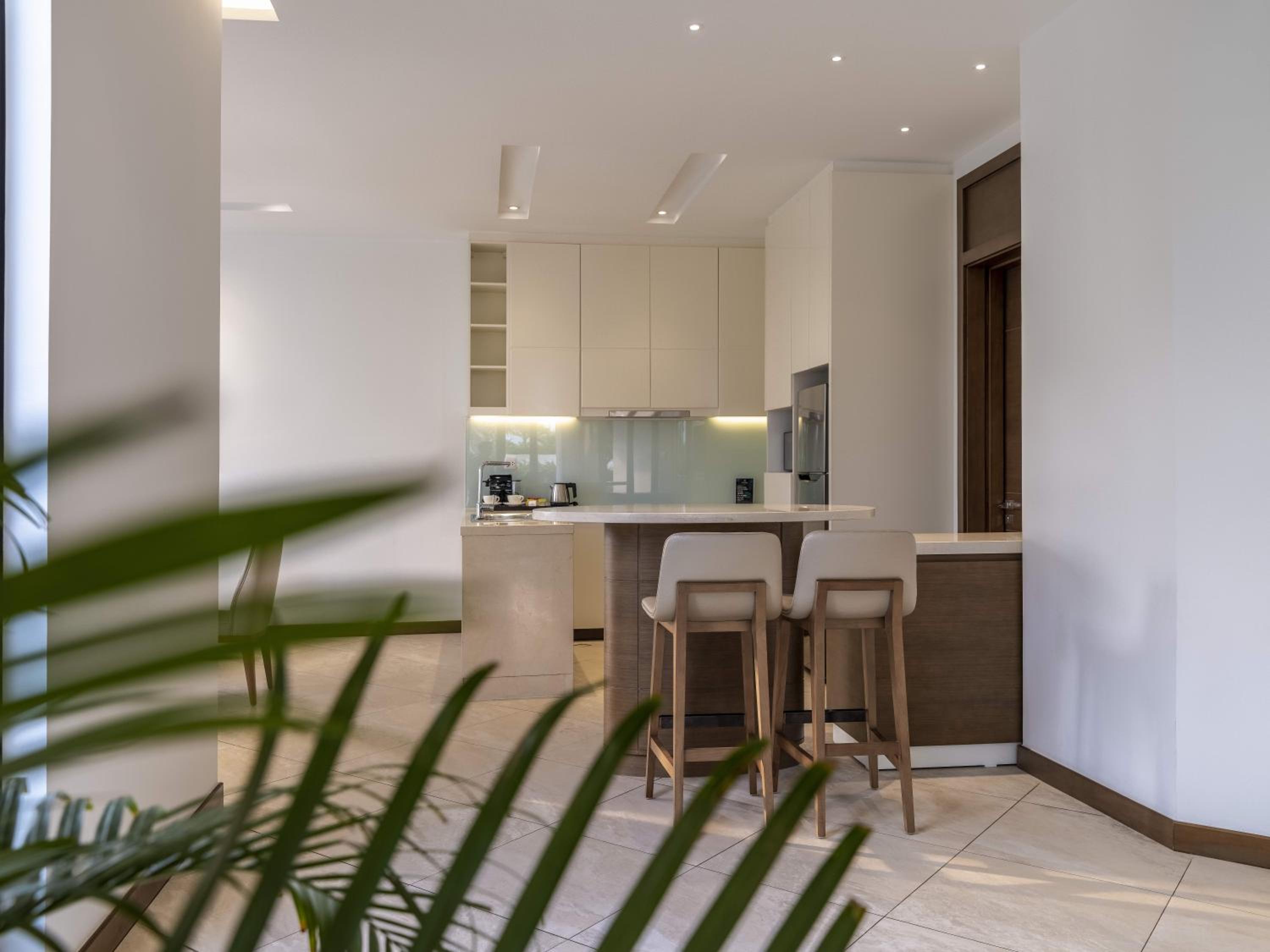 4 Bedrooms Oakwood Executive Villa  - Photo 19