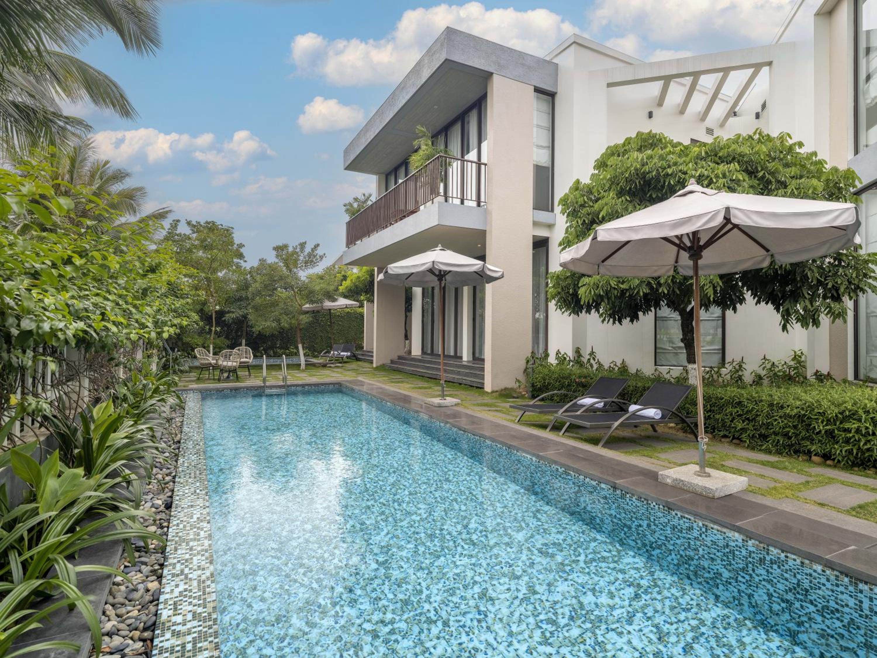 4 Bedrooms Oakwood Executive Villa  - Photo 18