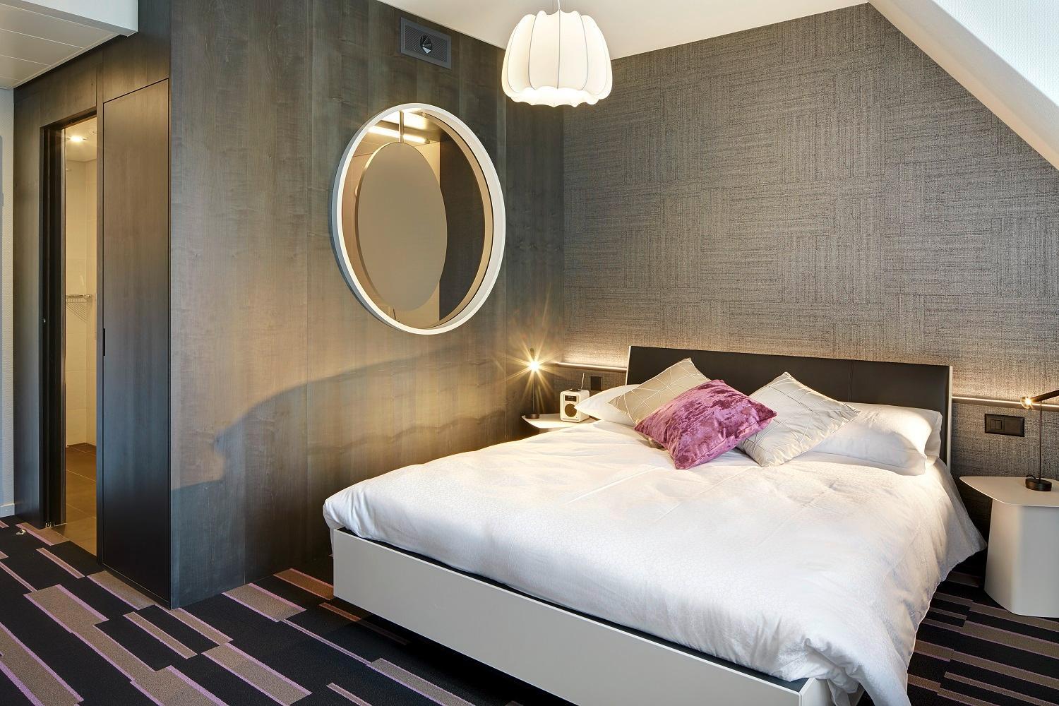 Available room