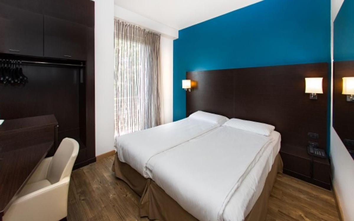 Large Single Room photo 1
