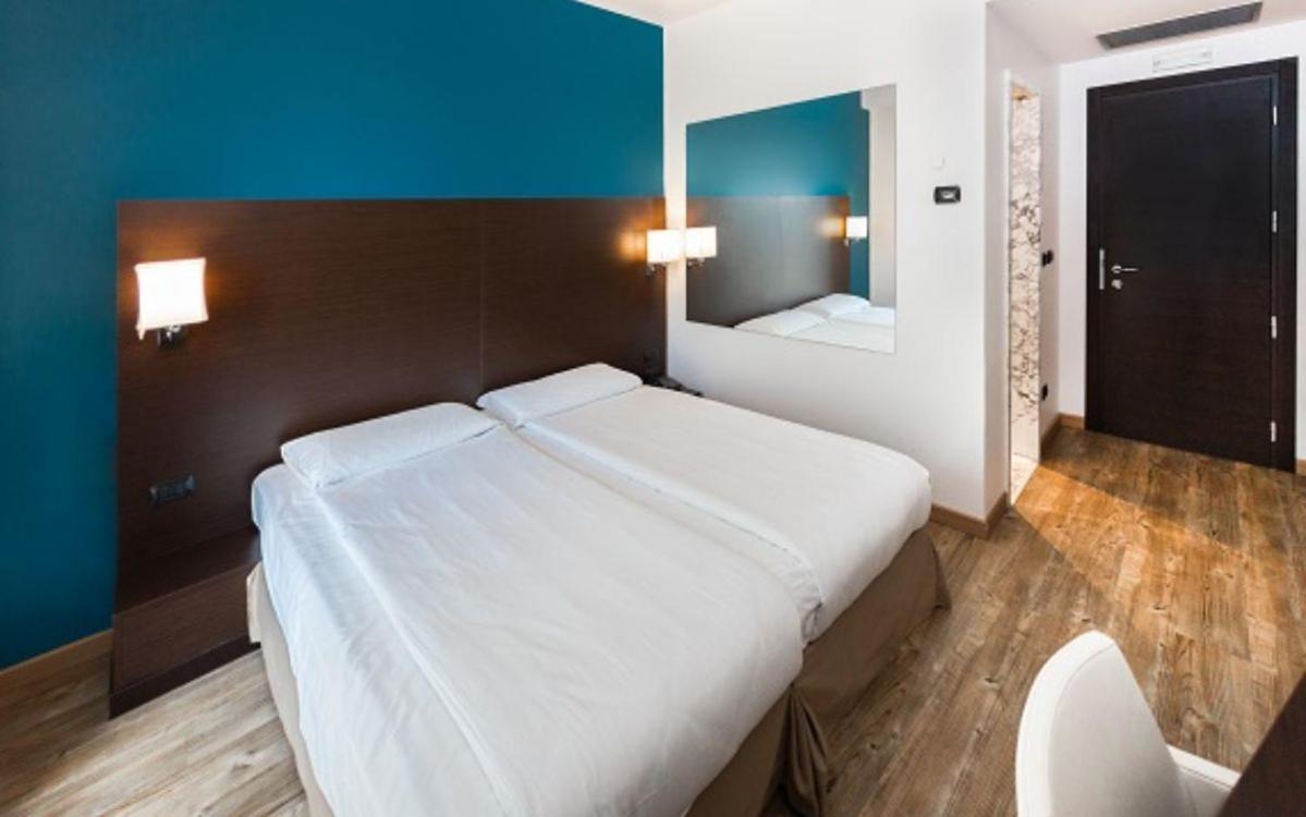 Large Single Room photo 2