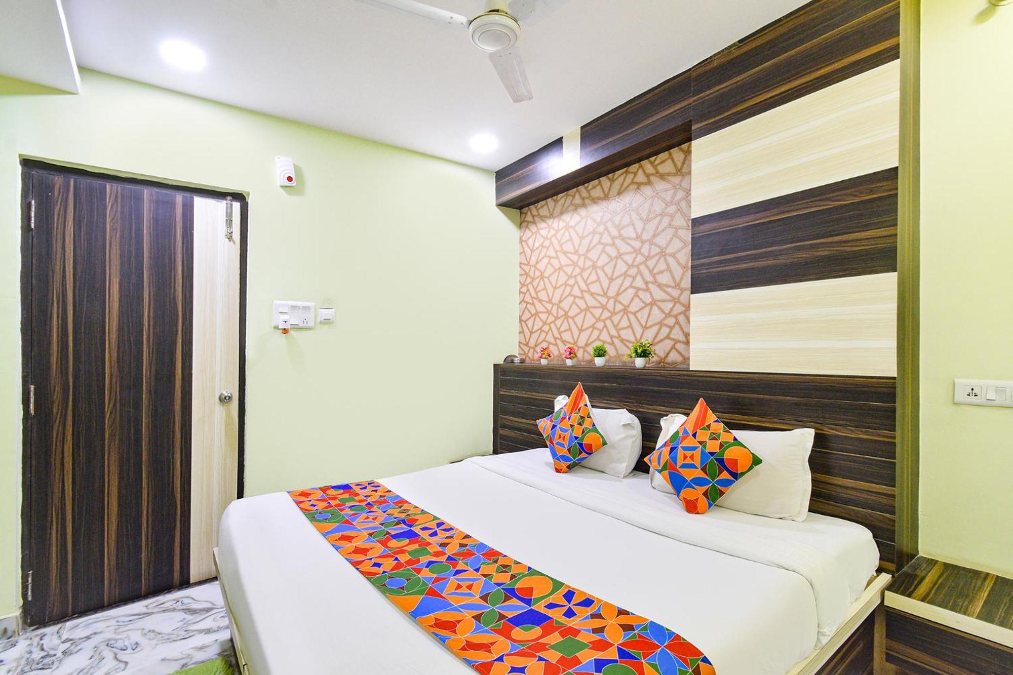 Deluxe Room - Photo 3