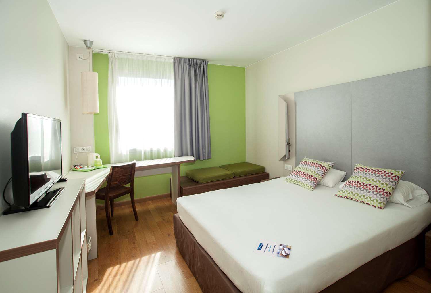 Double Room - Disability Access - Photo 1