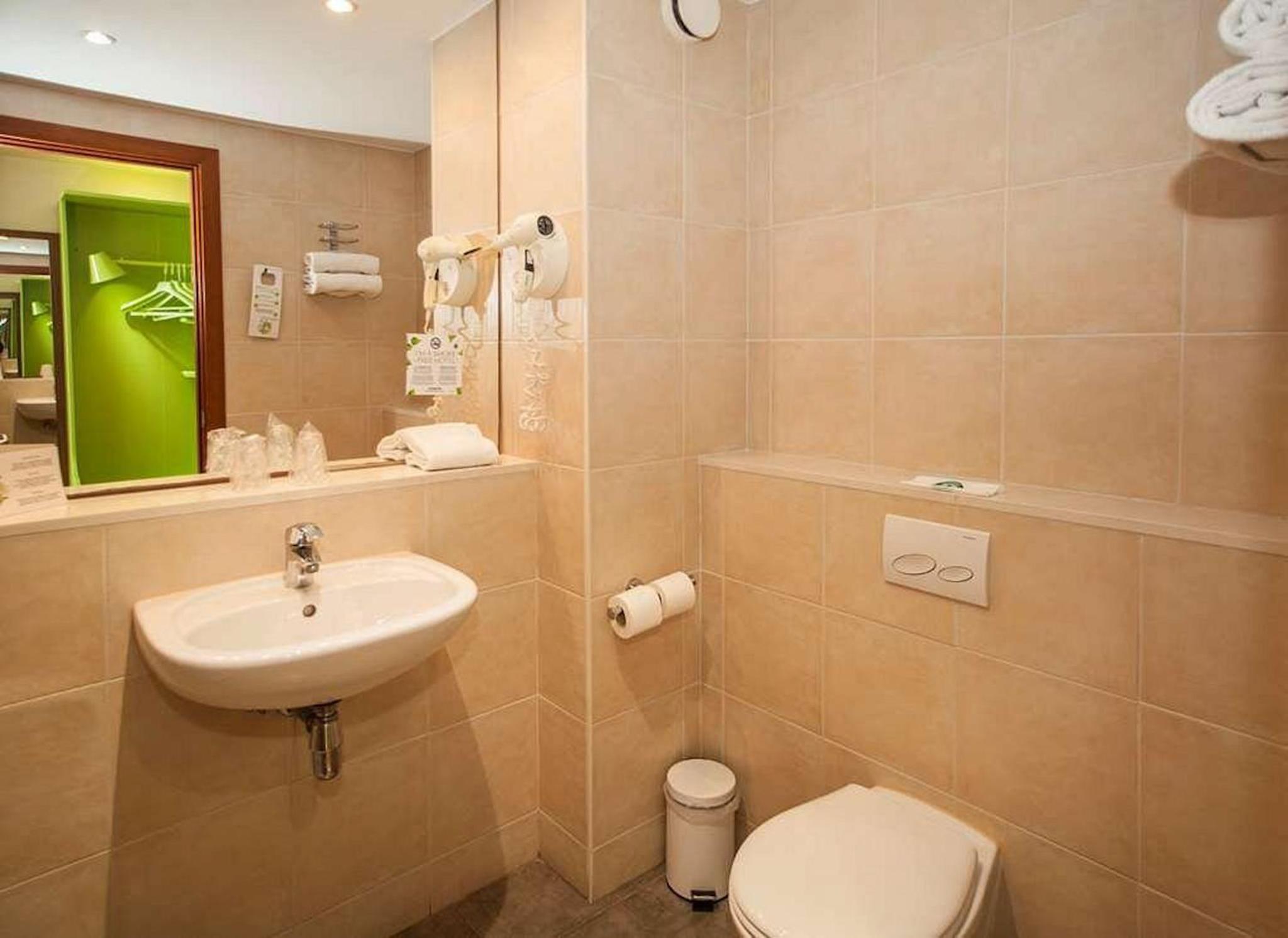 Triple Room - Photo 6