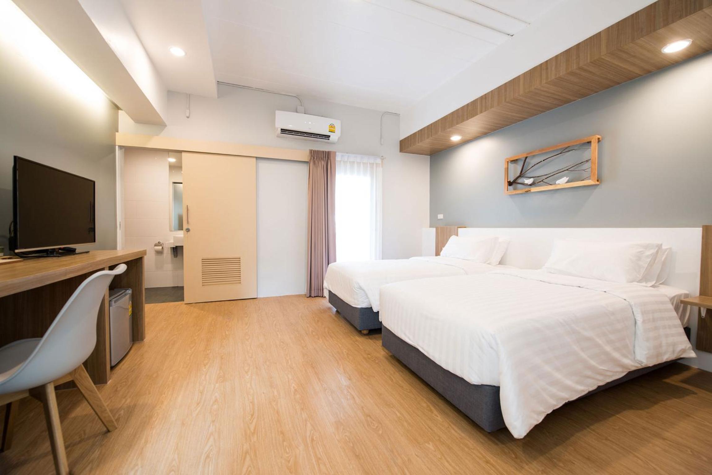 Deluxe Twin Room photo 3