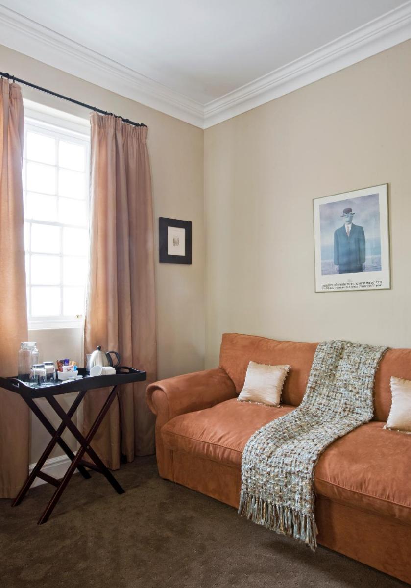 King Room with Sofa Bed - Room 8 photo 2